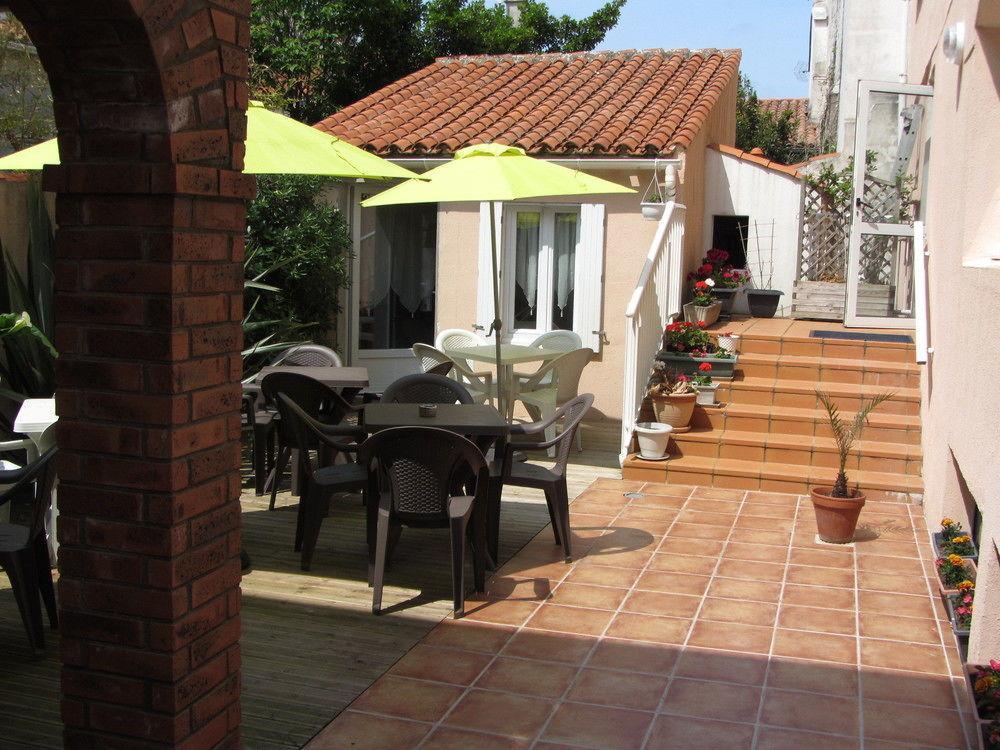 Hotel & Cantine De La Plage Les Sables-d'Olonne Exterior photo